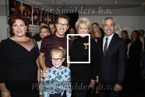 Amsterdam 30 september 2018
1 jaar Annie MG Schmidt in het delamar theater. Simone Kleinsma krijgt koninklijke onderscheiding.