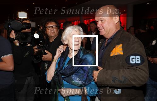 Amsterdam 30 september 2018
1 jaar Annie MG Schmidt in het delamar theater. Simone Kleinsma krijgt koninklijke onderscheiding.