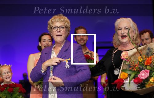 Amsterdam 30 september 2018
1 jaar Annie MG Schmidt in het delamar theater. Simone Kleinsma krijgt koninklijke onderscheiding. . Met Joan de Zwart Bloch ( burgemeester Blaricum)