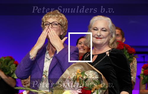 Amsterdam 30 september 2018
1 jaar Annie MG Schmidt in het delamar theater. Simone Kleinsma krijgt koninklijke onderscheiding. . Met Joan de Zwart Bloch ( burgemeester Blaricum)