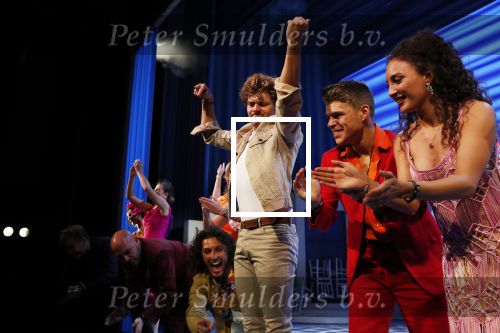 Utrecht 23 september 2018
Premiere Mamma Mia in beatrixtheater. Hoofdrollen zijn er voor Antje Monteiro Jolijn Henneman Sophia Wezer Hilke Bierman Dieter Troubleyn Emiel de Jong en Soy Kroon.