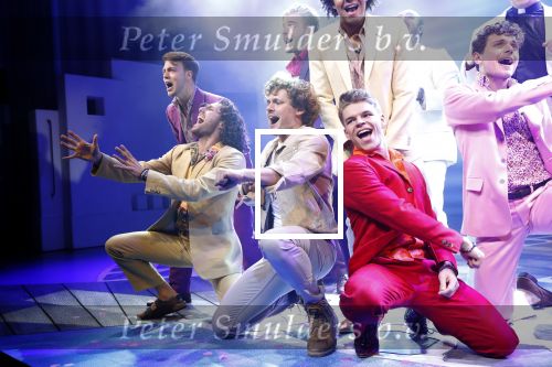 Utrecht 23 september 2018
Premiere Mamma Mia in beatrixtheater. Hoofdrollen zijn er voor Antje Monteiro Jolijn Henneman Sophia Wezer Hilke Bierman Dieter Troubleyn Emiel de Jong en Soy Kroon.