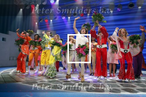 Utrecht 23 september 2018
Premiere Mamma Mia in beatrixtheater. Hoofdrollen zijn er voor Antje Monteiro Jolijn Henneman Sophia Wezer Hilke Bierman Dieter Troubleyn Emiel de Jong en Soy Kroon.