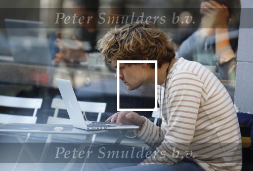 Amsterdam 27 september 2018
Soy Kroon op terras achter zijn apple computer (laptop) op terras.