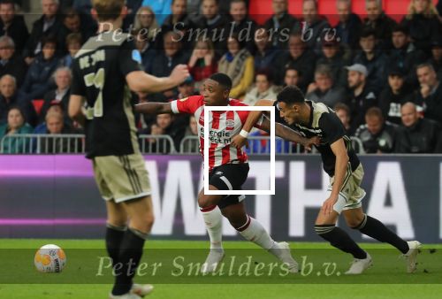 Eindhoven, 23 September 2018 PSV-AJAX Kompetitie, Seizoen 2018-2019 Eindstand 3-0
Steven Bergwijn en Frenkie de Jong