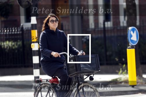 Amsterdam 15 september 2018
Susan Visser bij haar huis en op de fiets.