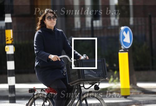 Amsterdam 15 september 2018
Susan Visser bij haar huis en op de fiets.