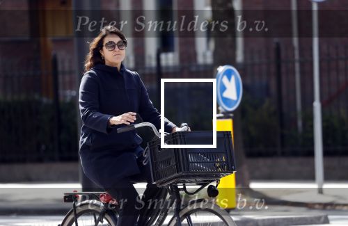 Amsterdam 15 september 2018
Susan Visser bij haar huis en op de fiets.