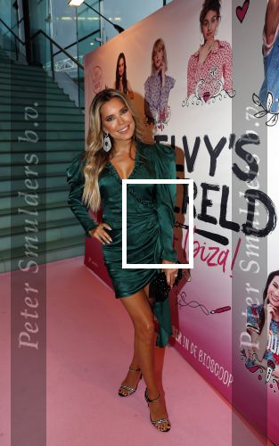 Amsterdam 21 september 2018
Sylvie Meis bij de premiere Elvyâ€™s wereld in Pathe Arena . Haar broer en zwager waren ook aanwezig.