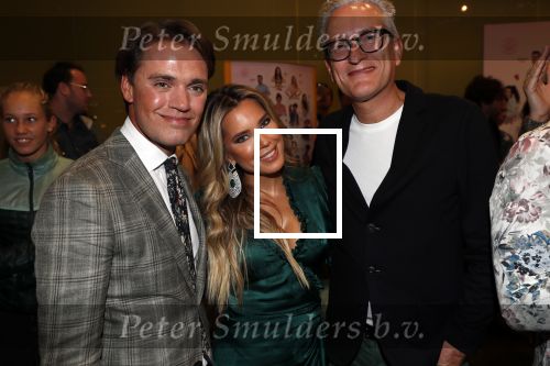 Amsterdam 21 september 2018
Sylvie Meis bij de premiere Elvyâ€™s wereld in Pathe Arena . Haar broer en zwager waren ook aanwezig.