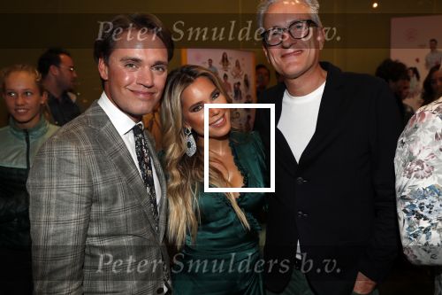 Amsterdam 21 september 2018
Sylvie Meis bij de premiere Elvyâ€™s wereld in Pathe Arena . Haar broer en zwager waren ook aanwezig.