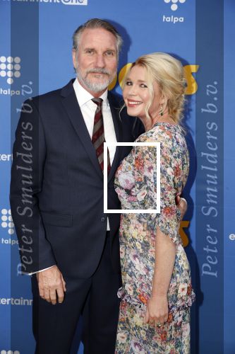Amsterdm 17 september 2018
Premiere Doris in Tuschinski. De cast bestaat uit oa Tjitske Reidinga Guy Clemens Bracha v Doesburgh Tanik Moree Peter Blok .