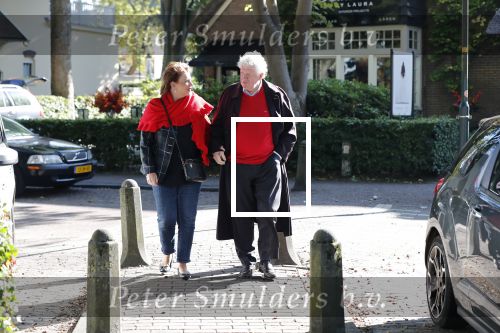 Laren 26 september 2018
Willibrorf Frequin en zijn vriendin voor het eerst weer buiten na zijn ziekenhuisopname.