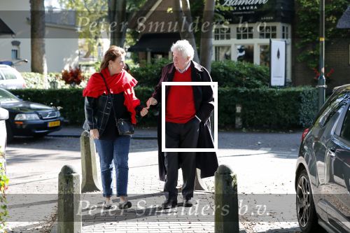 Laren 26 september 2018
Willibrorf Frequin en zijn vriendin voor het eerst weer buiten na zijn ziekenhuisopname.