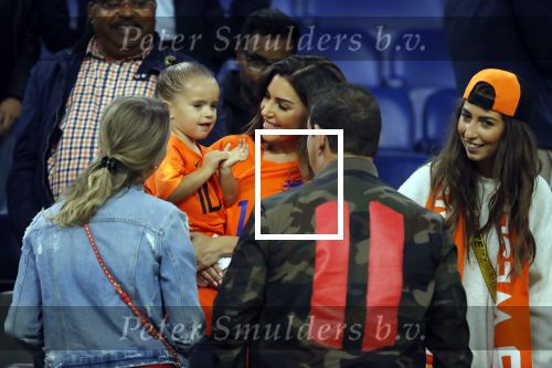Amsterdam 6 mei 2018
Nederland-Peru 2-1 . Afscheidswedstrijd Wesley Sneijder . Zijn vrouw Yolanthe Sneijder Cabau en zoons Jessey en Xess Xava zijn natuurlijk aanwezig.