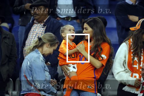 Amsterdam 6 mei 2018
Nederland-Peru 2-1 . Afscheidswedstrijd Wesley Sneijder . Zijn vrouw Yolanthe Sneijder Cabau en zoons Jessey en Xess Xava zijn natuurlijk aanwezig.