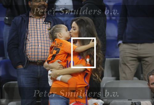 Amsterdam 6 mei 2018
Nederland-Peru 2-1 . Afscheidswedstrijd Wesley Sneijder . Zijn vrouw Yolanthe Sneijder Cabau en zoons Jessey en Xess Xava zijn natuurlijk aanwezig.