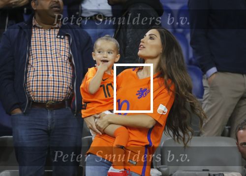 Amsterdam 6 mei 2018
Nederland-Peru 2-1 . Afscheidswedstrijd Wesley Sneijder . Zijn vrouw Yolanthe Sneijder Cabau en zoons Jessey en Xess Xava zijn natuurlijk aanwezig.