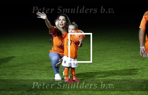Amsterdam 6 mei 2018
Nederland-Peru 2-1 . Afscheidswedstrijd Wesley Sneijder . Zijn vrouw Yolanthe Sneijder Cabau en zoons Jessey en Xess Xava zijn natuurlijk aanwezig.