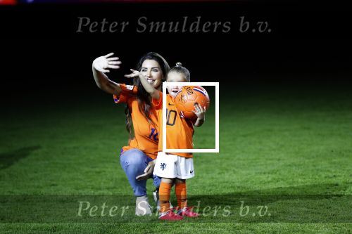 Amsterdam 6 mei 2018
Nederland-Peru 2-1 . Afscheidswedstrijd Wesley Sneijder . Zijn vrouw Yolanthe Sneijder Cabau en zoons Jessey en Xess Xava zijn natuurlijk aanwezig.