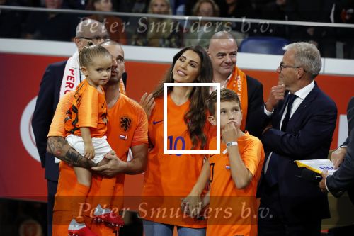 Amsterdam 6 mei 2018
Nederland-Peru 2-1 . Afscheidswedstrijd Wesley Sneijder . Zijn vrouw Yolanthe Sneijder Cabau en zoons Jessey en Xess Xava zijn natuurlijk aanwezig.