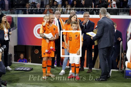 Amsterdam 6 mei 2018
Nederland-Peru 2-1 . Afscheidswedstrijd Wesley Sneijder . Zijn vrouw Yolanthe Sneijder Cabau en zoons Jessey en Xess Xava zijn natuurlijk aanwezig.