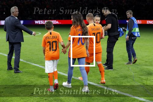Amsterdam 6 mei 2018
Nederland-Peru 2-1 . Afscheidswedstrijd Wesley Sneijder . Zijn vrouw Yolanthe Sneijder Cabau en zoons Jessey en Xess Xava zijn natuurlijk aanwezig.