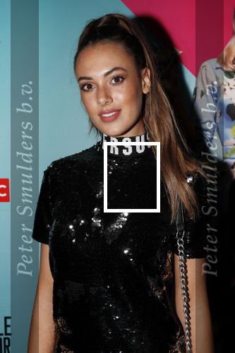 Amsterdam26 april 2018
Premiere a simple flavor in pathe arena. Zoey Ivory