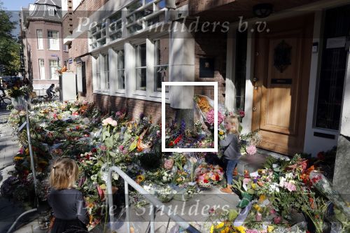 Amsterdam 20 september 2019
Bloemenzee bij het kantoor van advocaat Derk Wiersum die vermoord is voor zijn huis.