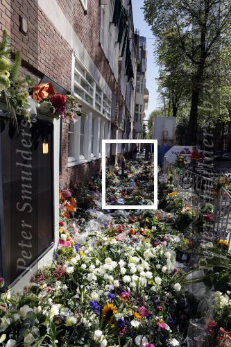 Amsterdam 20 september 2019
Bloemenzee bij het kantoor van advocaat Derk Wiersum die vermoord is voor zijn huis.