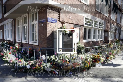 Amsterdam 20 september 2019
Bloemenzee bij het kantoor van advocaat Derk Wiersum die vermoord is voor zijn huis.