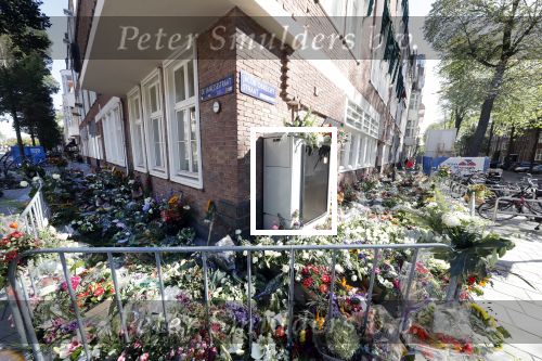 Amsterdam 20 september 2019
Bloemenzee bij het kantoor van advocaat Derk Wiersum die vermoord is voor zijn huis.