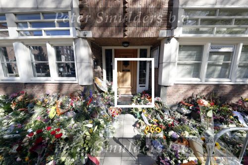 Amsterdam 20 september 2019
Bloemenzee bij het kantoor van advocaat Derk Wiersum die vermoord is voor zijn huis.