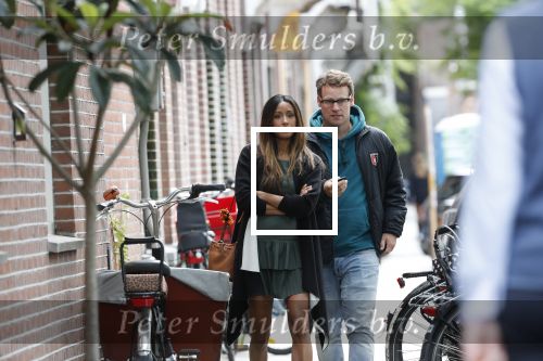 Amsterdam 7 augustus 2019
 Presentatrice Airen MylÃ¨ne en haar vriend oud-hockeyer Taeke Taekema samen in Amsterdam zuid . Airen is in verwachtring van hun tweede kindje