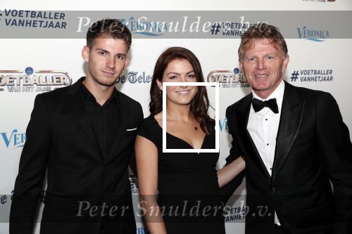 Hilversum 2 september 2019
Voetbalgala bij studio 21 . Alfons Groenendijk kwam met zijn zoon en dochter
