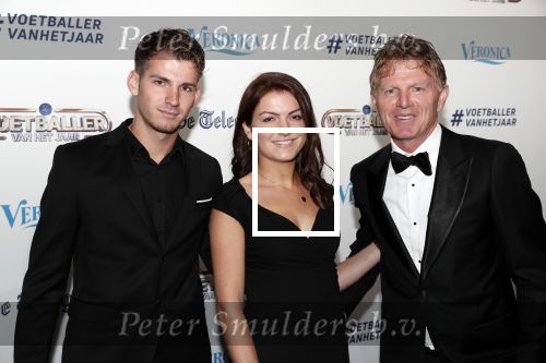 Hilversum 2 september 2019
Voetbalgala bij studio 21 . Alfons Groenendijk kwam met zijn zoon en dochter
