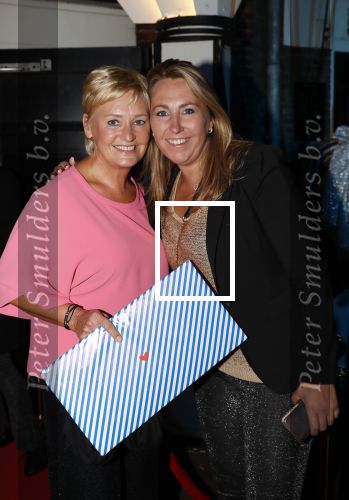 Amsterdam 21 september 2019
Trouwfeest Martijn en Deborah Krabbe bij Akhnaton . Annemieke de Vroeg met een collega