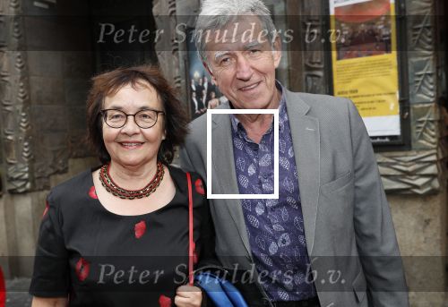 Amsterdam 11 augustus 2019
Premiere Downtown Abbey in pathe Tuschinski. Bartho Braat kwam met zijn vrouw