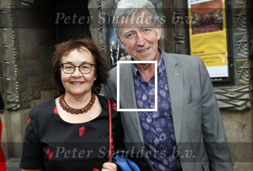 Amsterdam 11 augustus 2019
Premiere Downtown Abbey in pathe Tuschinski. Bartho Braat kwam met zijn vrouw