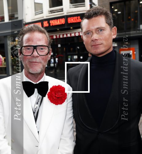 Amsterdam 11 augustus 2019
Premiere Downtown Abbey in pathe Tuschinski. Bastiaan v Schaijk kwam met een kennis