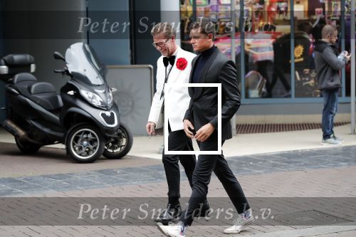 Amsterdam 11 augustus 2019
Premiere Downtown Abbey in pathe Tuschinski. Bastiaan v Schaijk kwam met een kennis