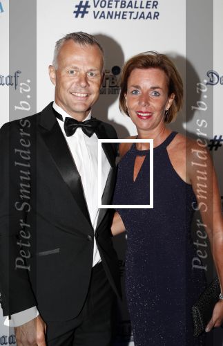 Hilversum 2 september 2019
Voetbalgala bij studio 21 . Bjorn Kuipers kwam met zijn vrouw