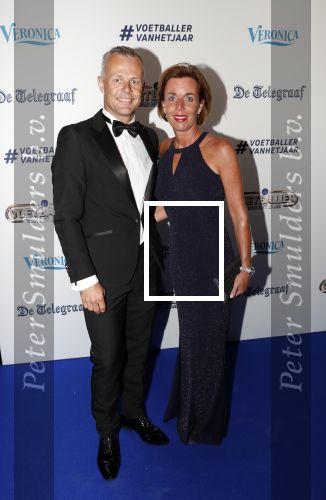 Hilversum 2 september 2019
Voetbalgala bij studio 21 . Bjorn Kuipers kwam met zijn vrouw
