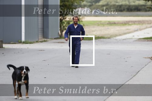 Arnemuiden 5 september 2019
Boer Bastiaan met zijn hond bij zijn boerderij/huis.
