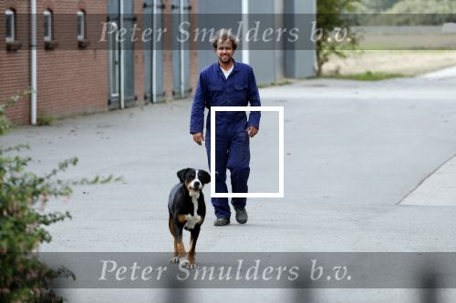 Arnemuiden 5 september 2019
Boer Bastiaan met zijn hond bij zijn boerderij/huis.