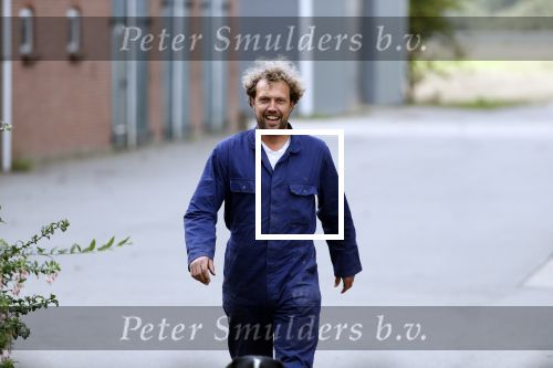 Arnemuiden 5 september 2019
Boer Bastiaan met zijn hond bij zijn boerderij/huis.