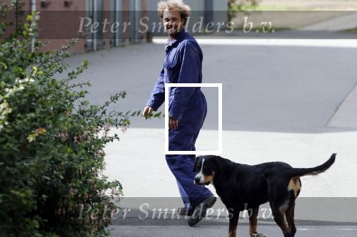 Arnemuiden 5 september 2019
Boer Bastiaan met zijn hond bij zijn boerderij/huis.
