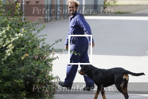 Arnemuiden 5 september 2019
Boer Bastiaan met zijn hond bij zijn boerderij/huis.