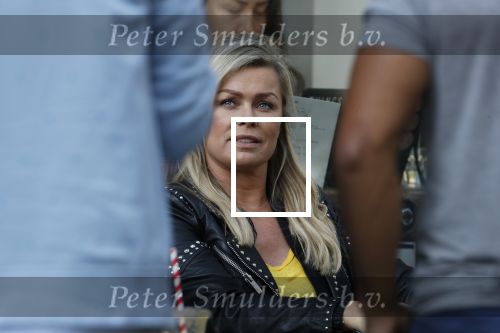 Amsterdam 9 september 2019
Bridget Maasland met ploeg op de beethovenstraat. Daarna stappen ze in een grote hummer limo.