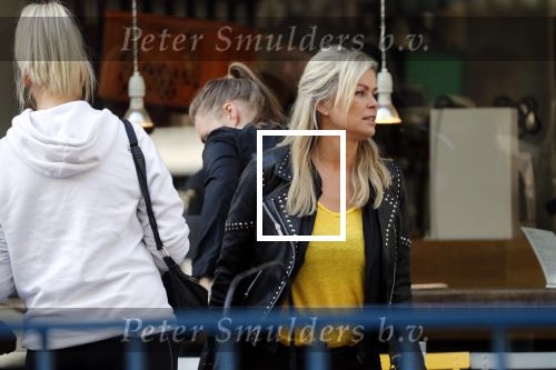 Amsterdam 9 september 2019
Bridget Maasland met ploeg op de beethovenstraat. Daarna stappen ze in een grote hummer limo.